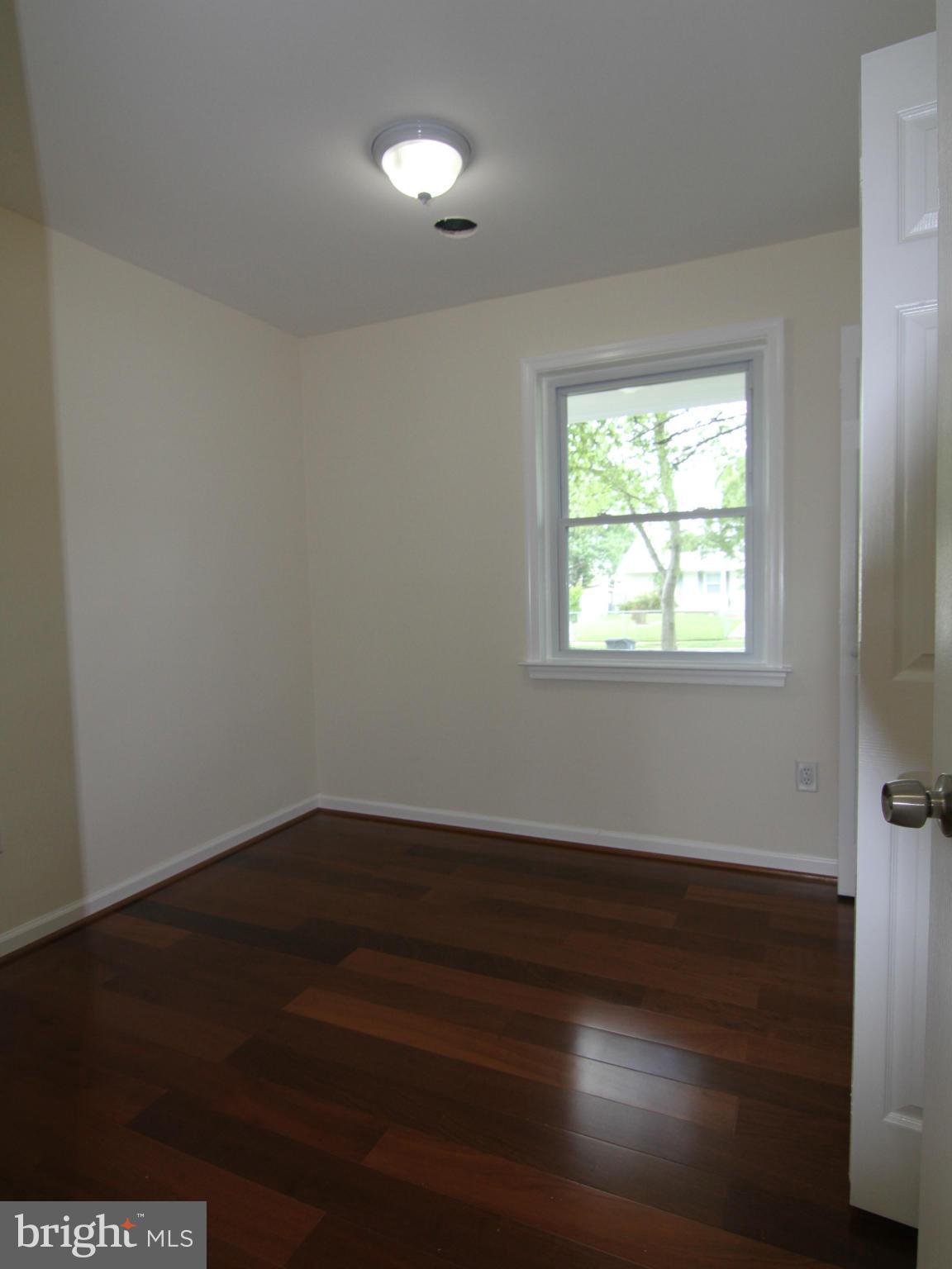 SOUTH LAWN - Residential