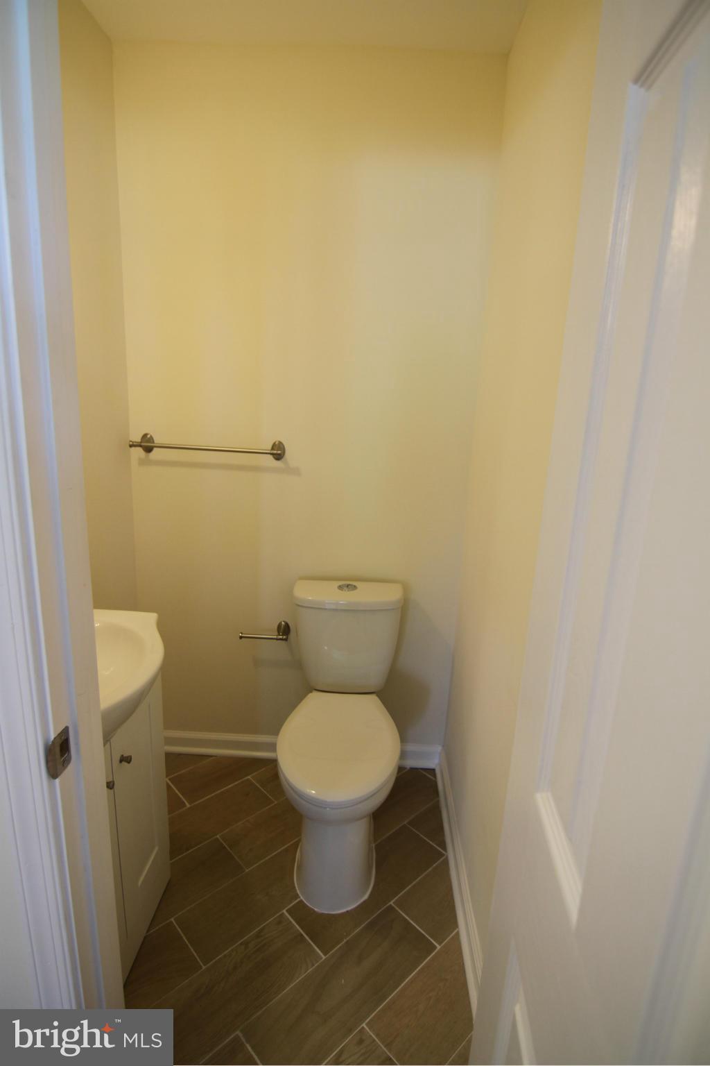 SOUTH LAWN - Residential