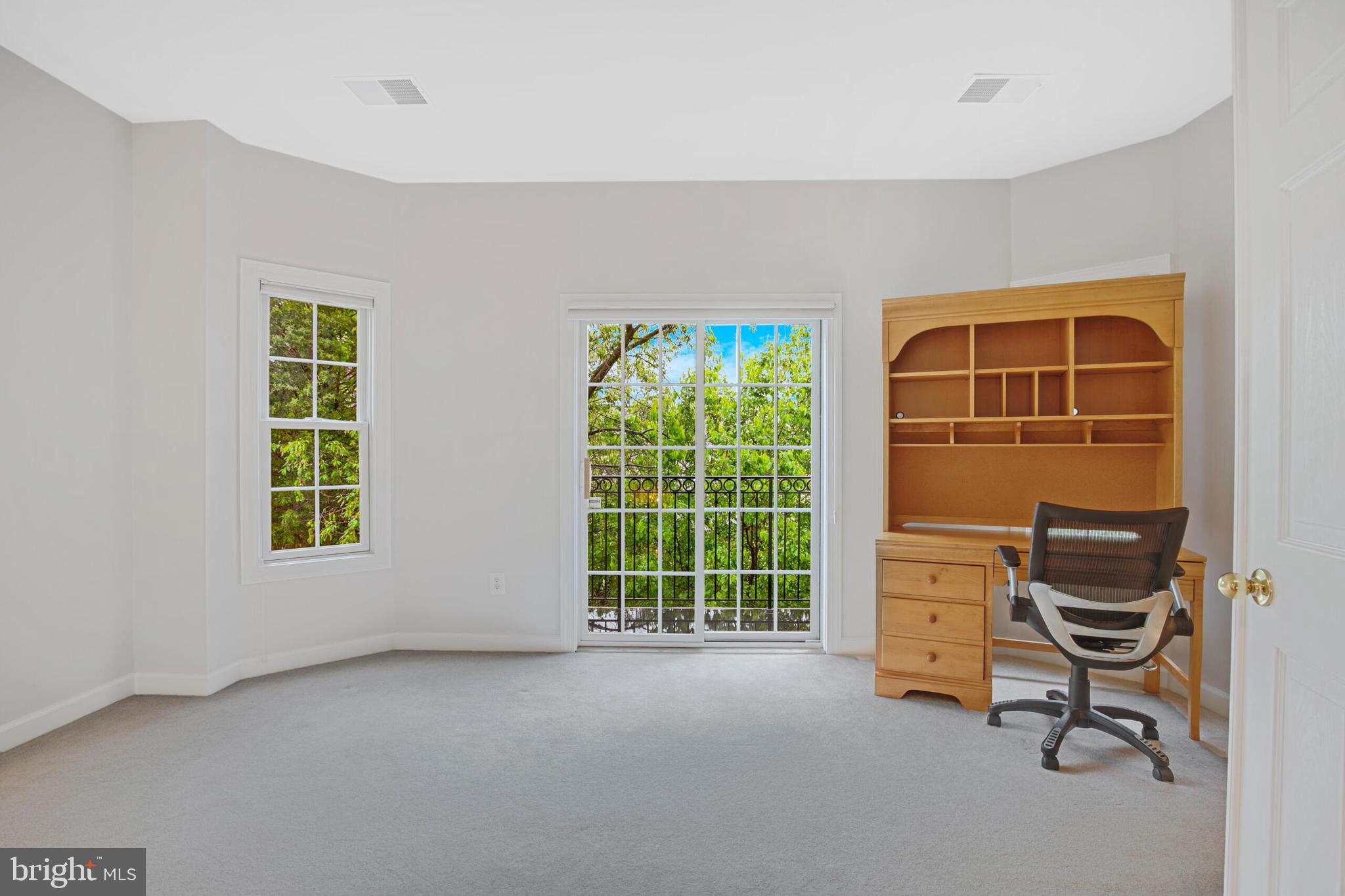 DUNN LORING - Residential