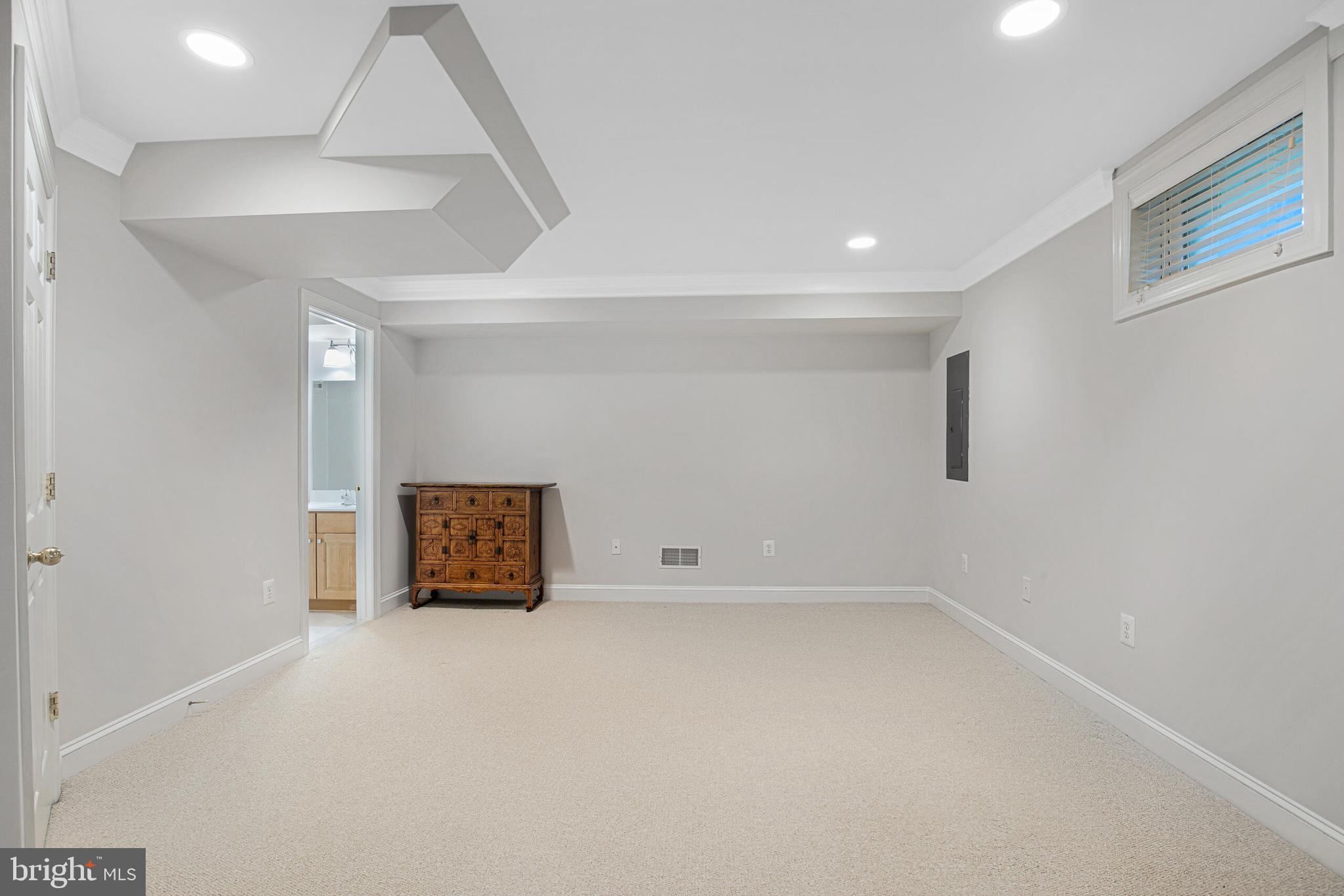 DUNN LORING - Residential