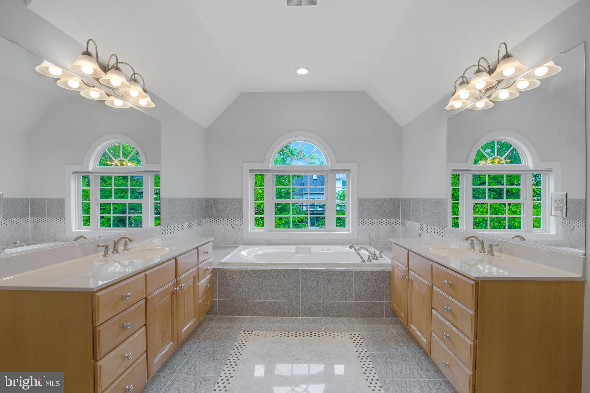 DUNN LORING - Residential