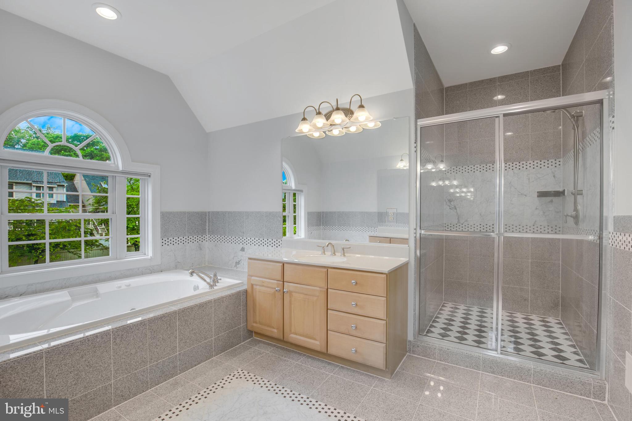 DUNN LORING - Residential