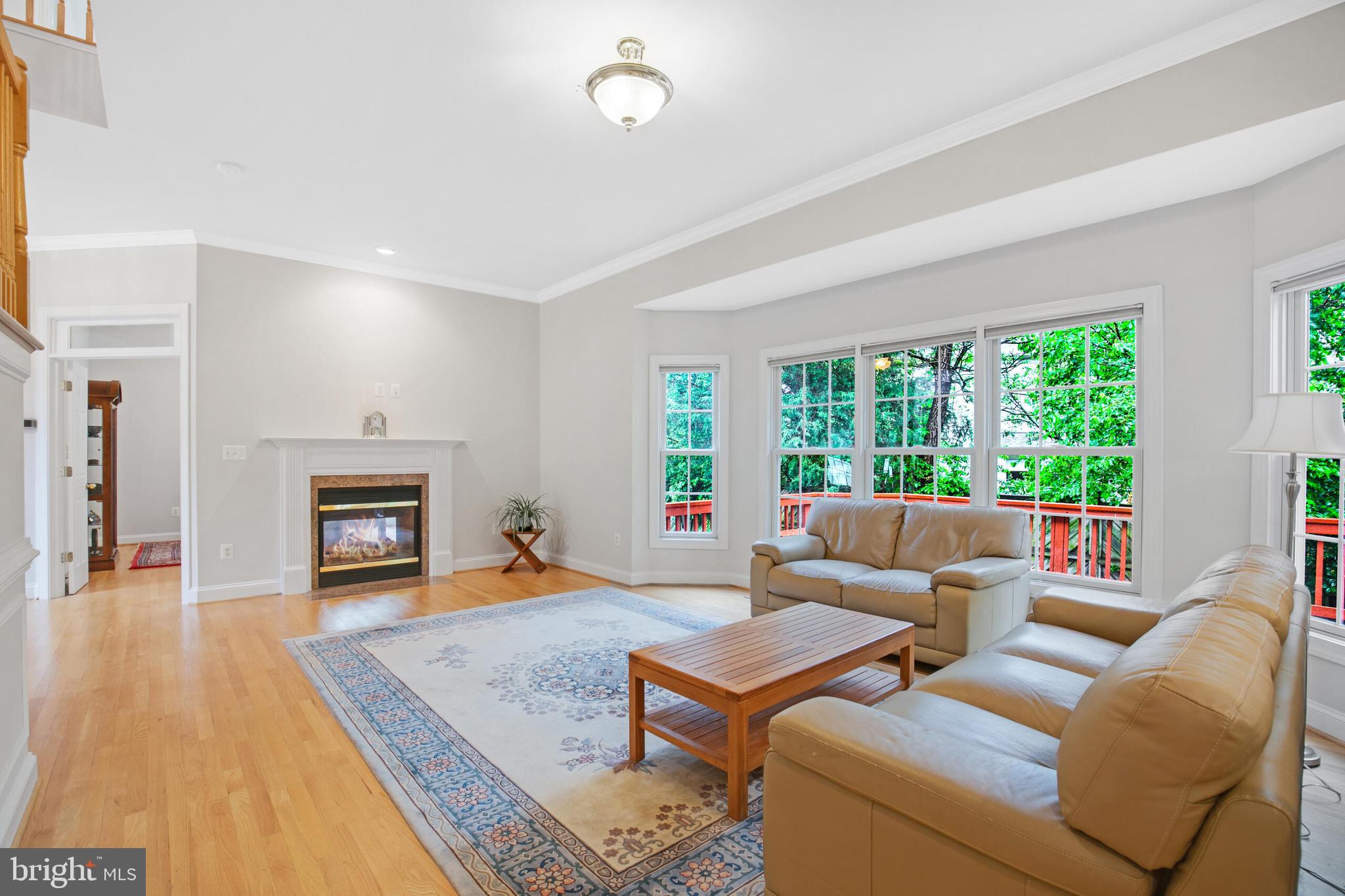 DUNN LORING - Residential