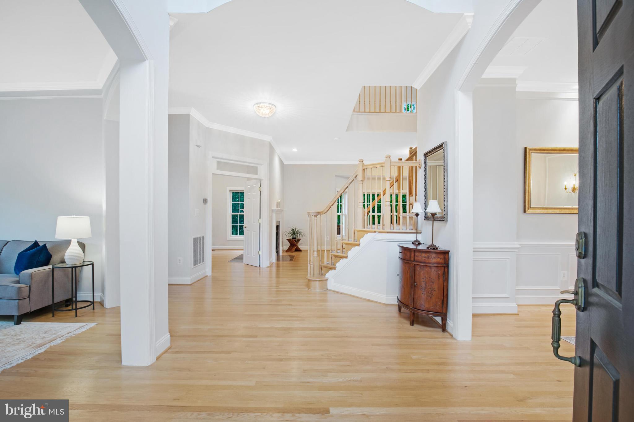 DUNN LORING - Residential