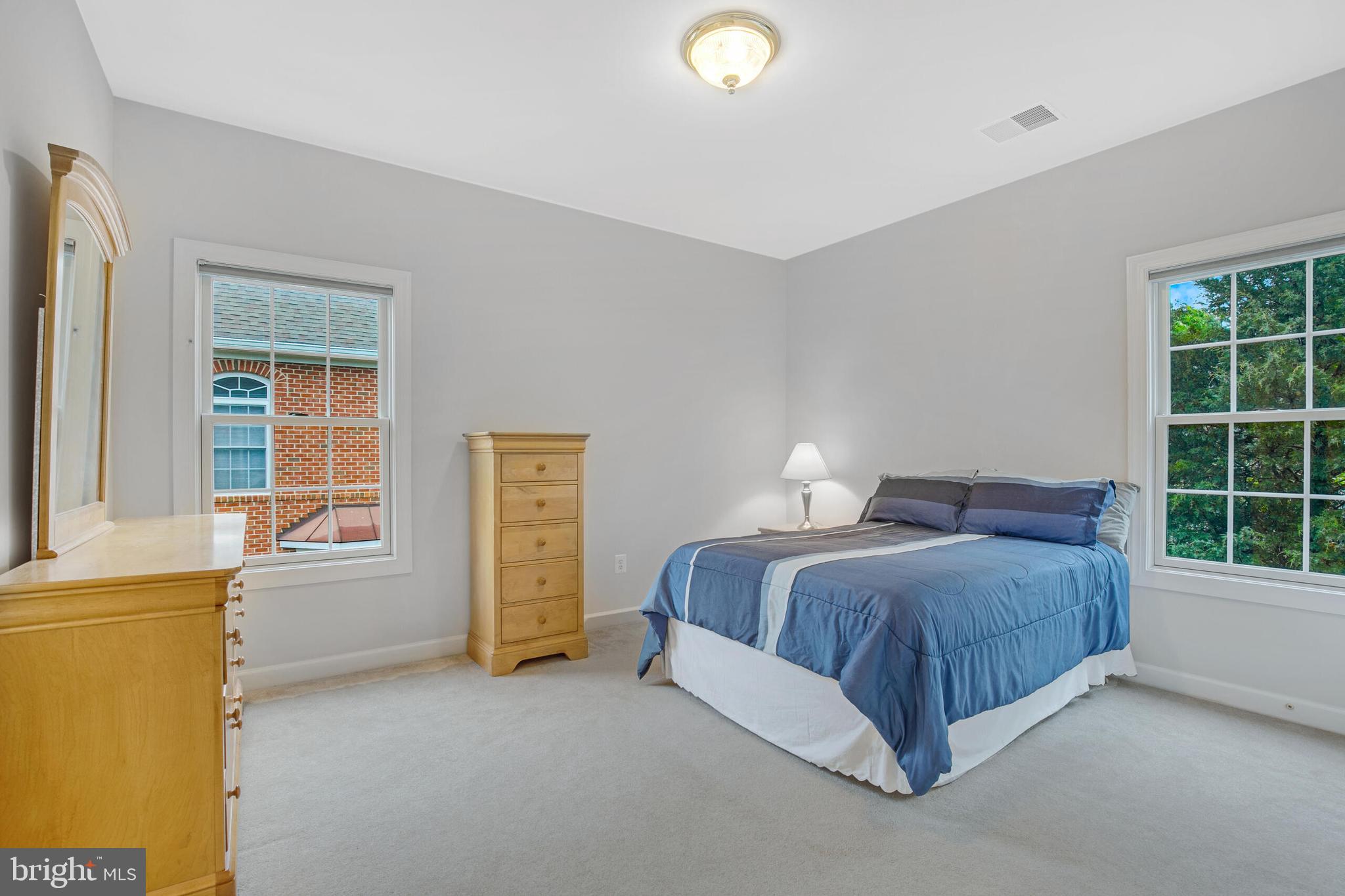 DUNN LORING - Residential