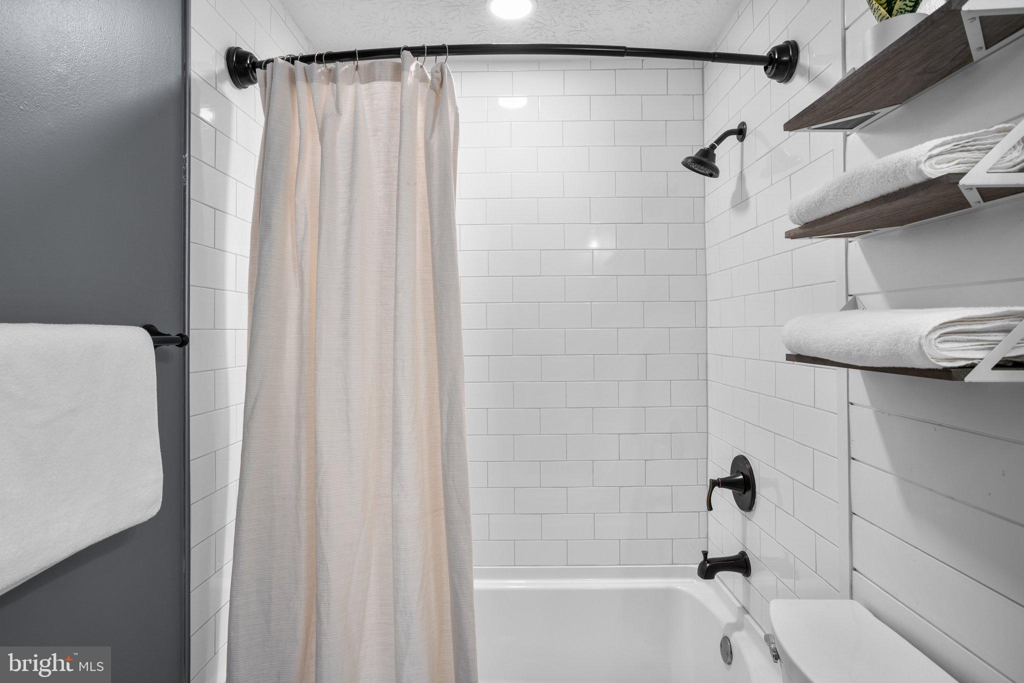 ELKRIDGE TOWN CENTER - Residential