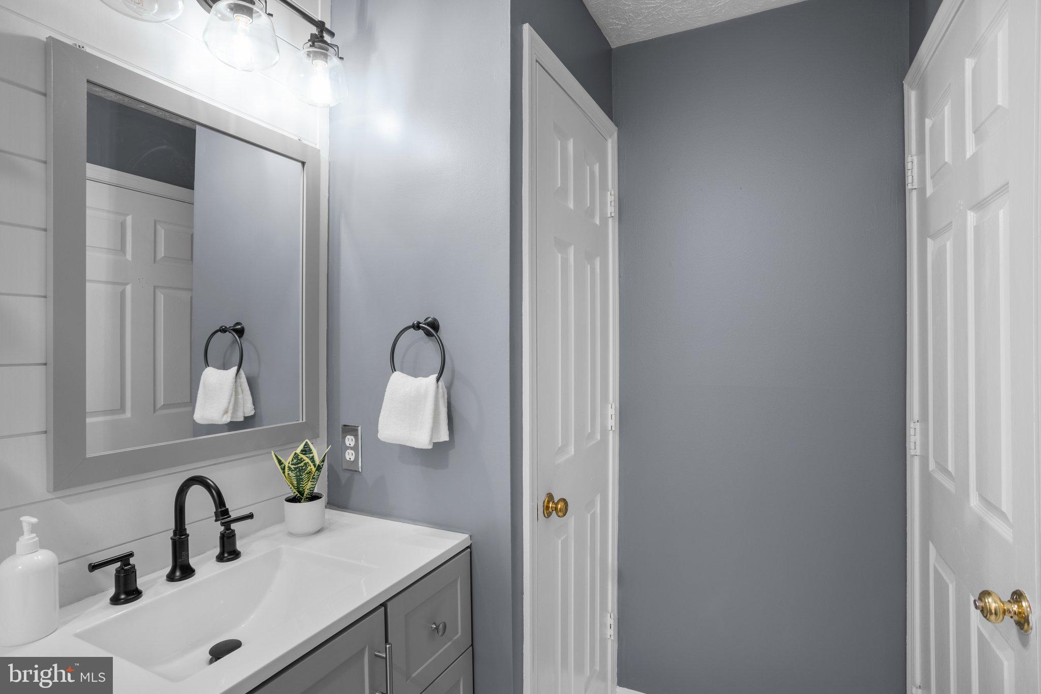 ELKRIDGE TOWN CENTER - Residential