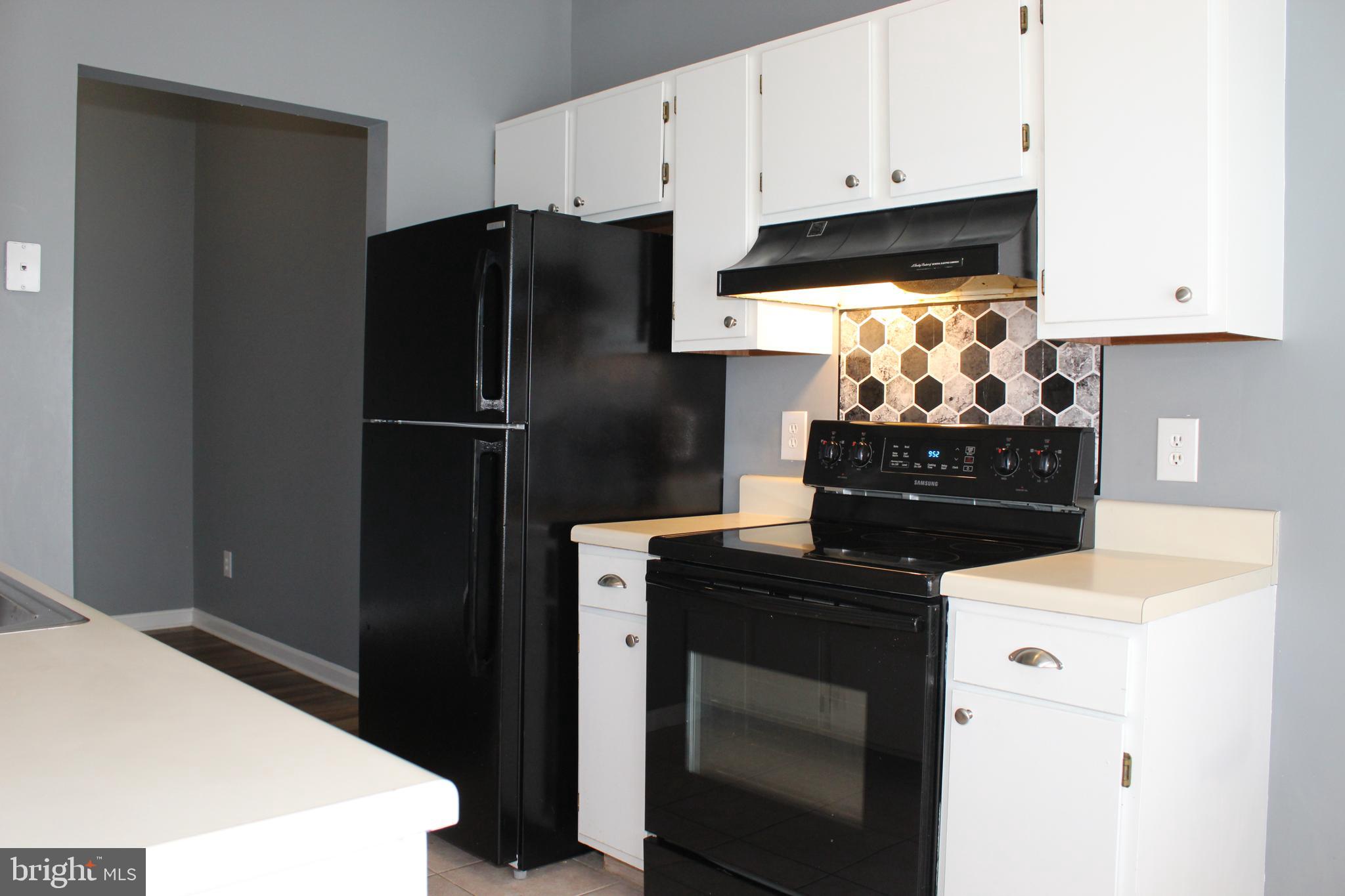 CROMWELL FOUNTAIN - Residential Lease