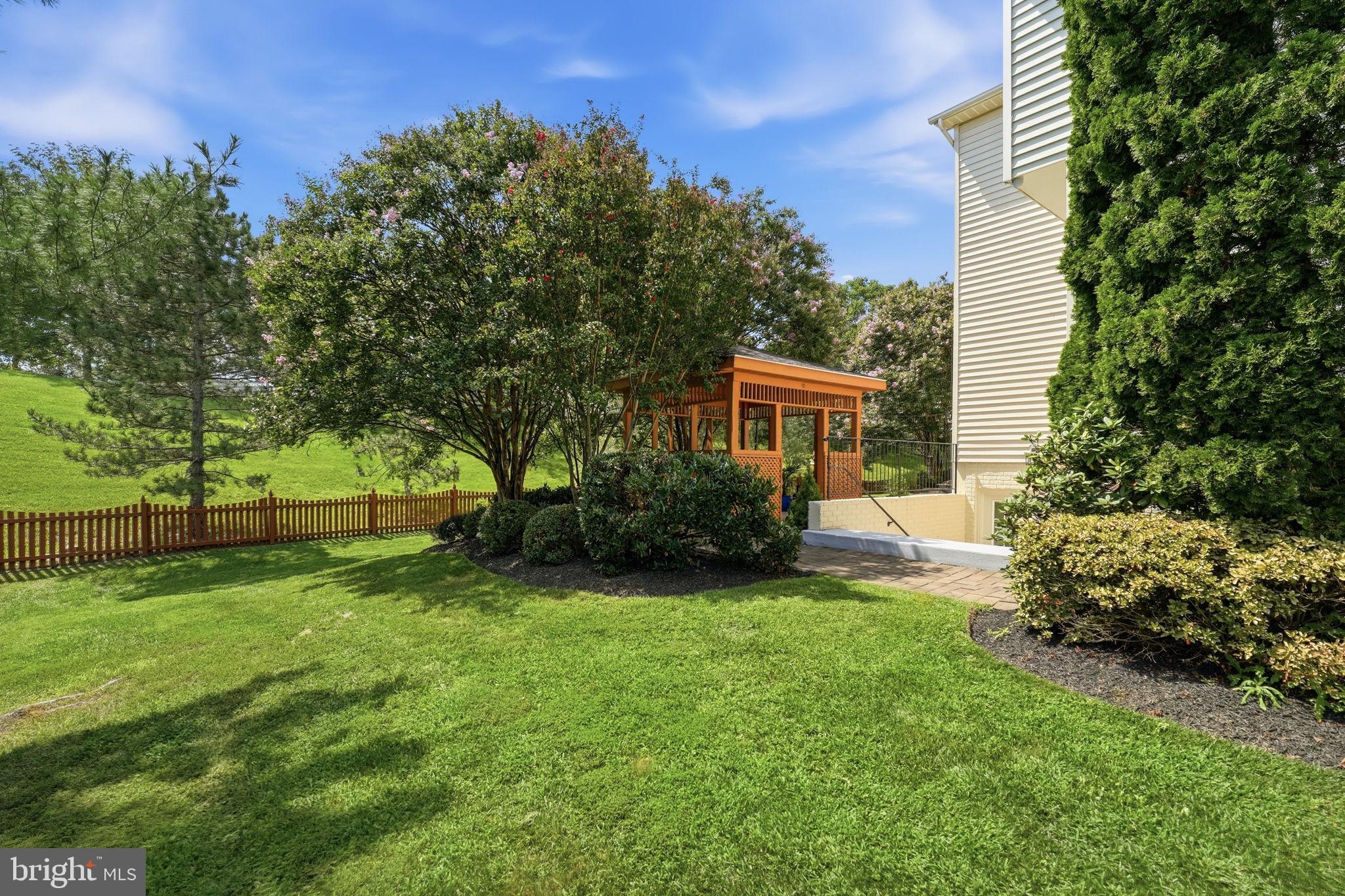 42831 DELPHINIUM CIRCLE