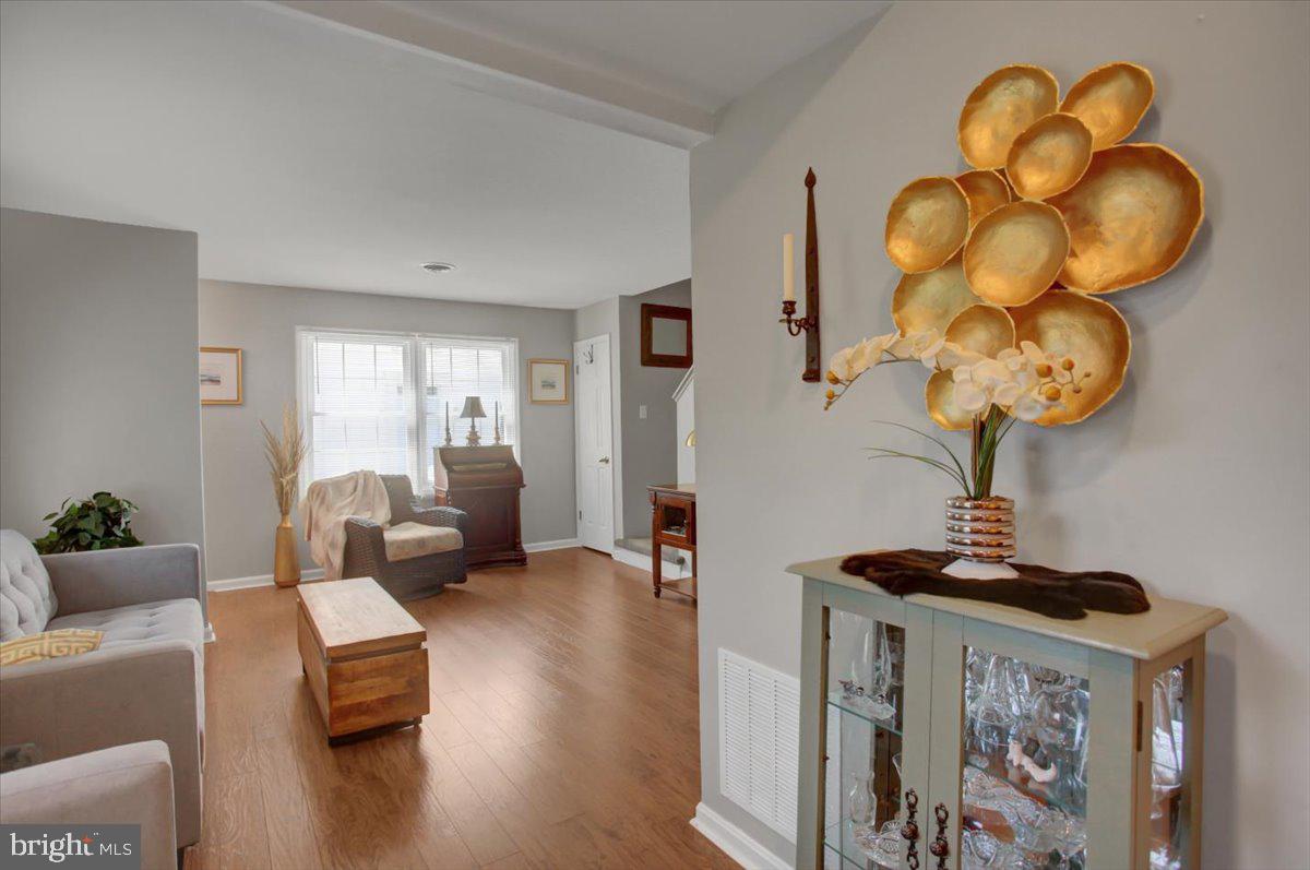 453 DELANCEY COURT