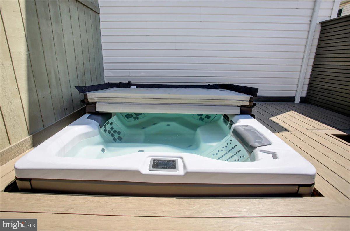 DELANCEY COURT - Residential