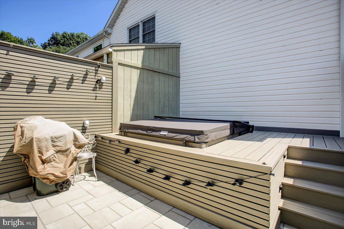 DELANCEY COURT - Residential