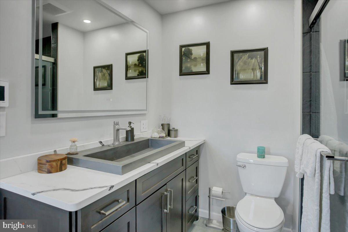 DELANCEY COURT - Residential