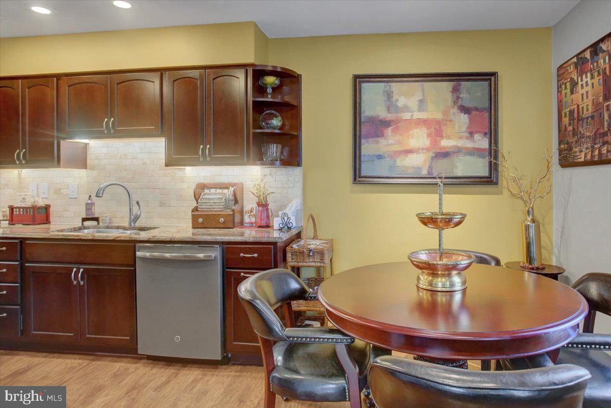 DELANCEY COURT - Residential