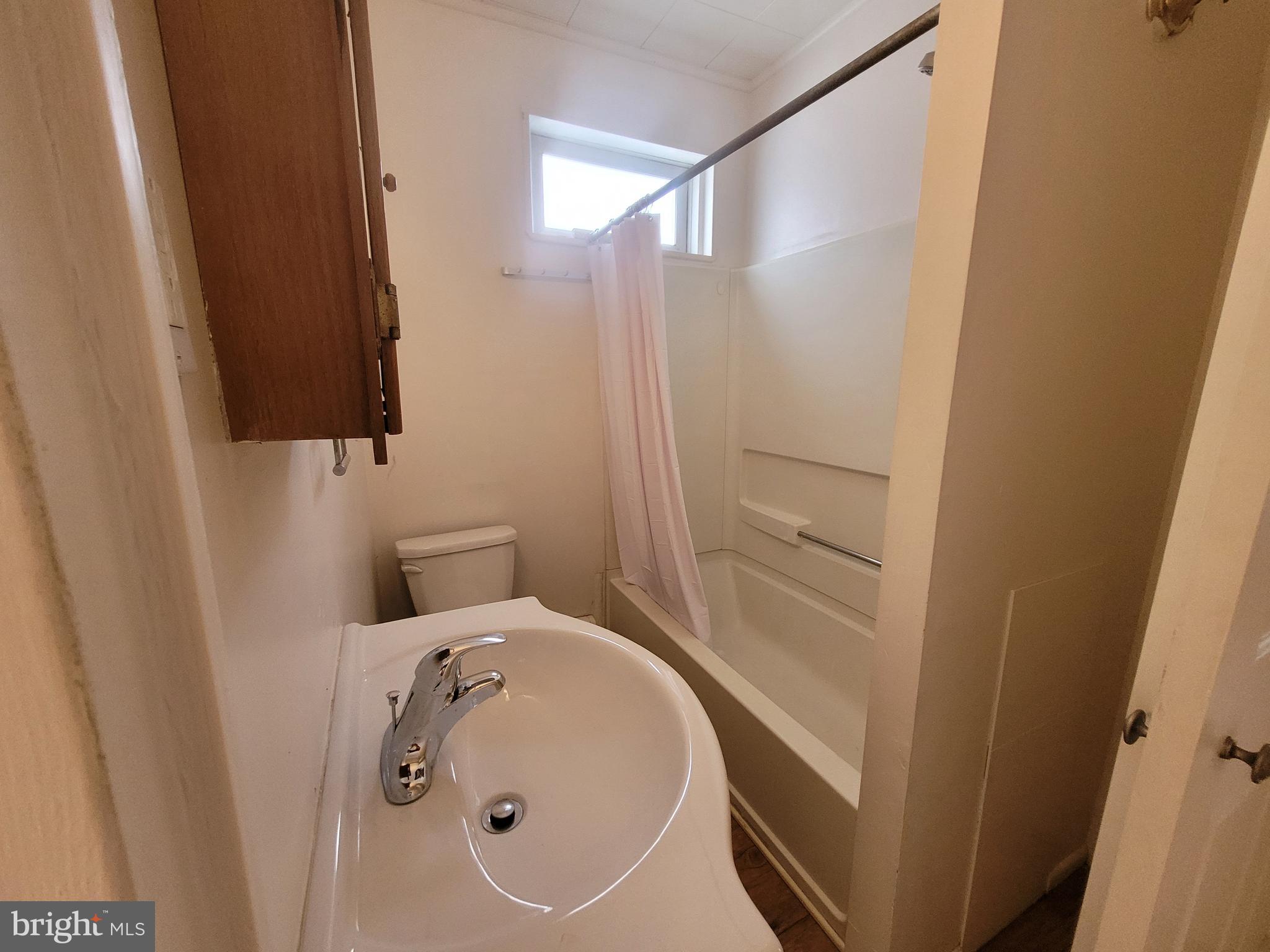 ROXBOROUGH - Residential Lease