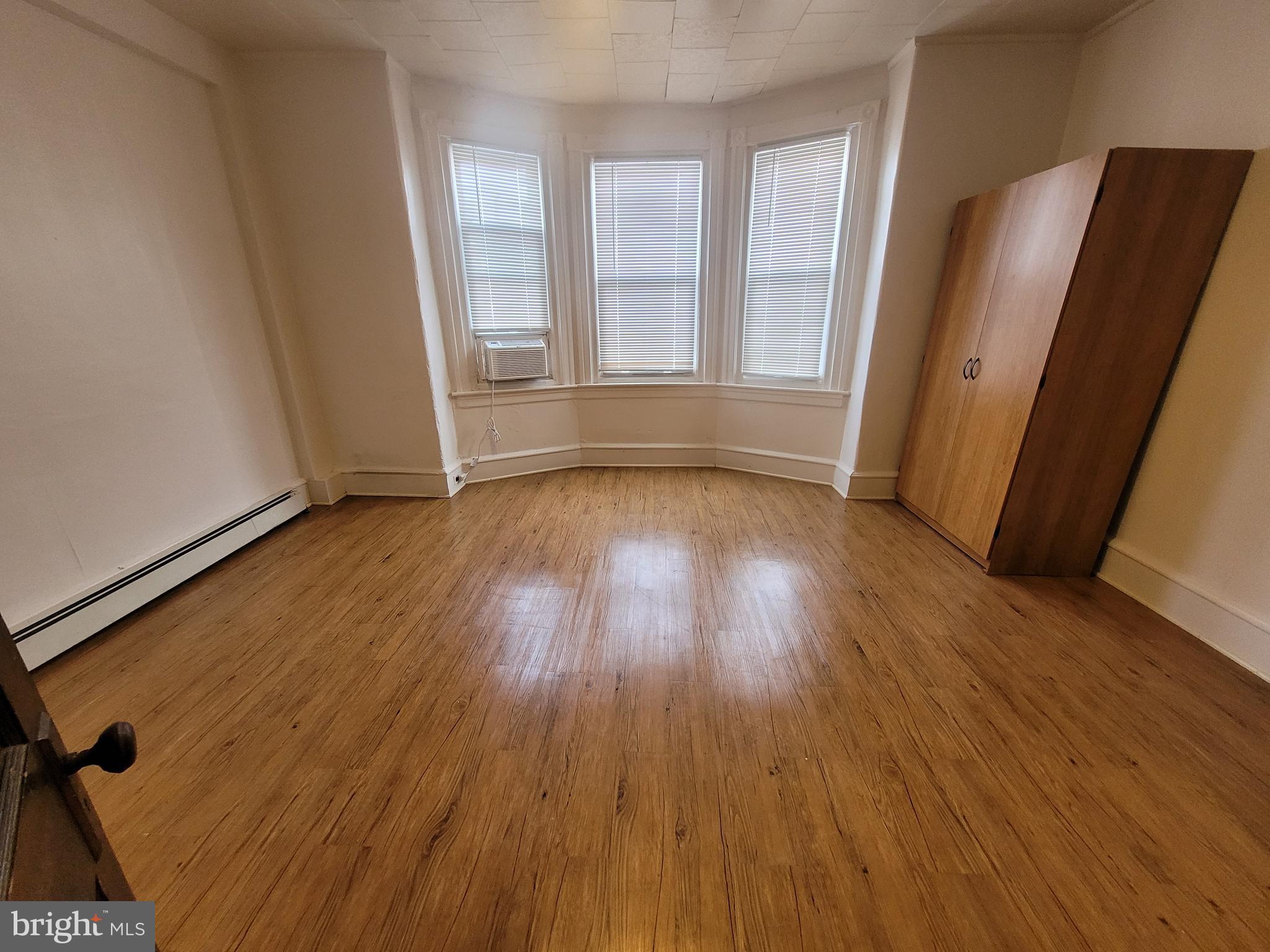 ROXBOROUGH - Residential Lease