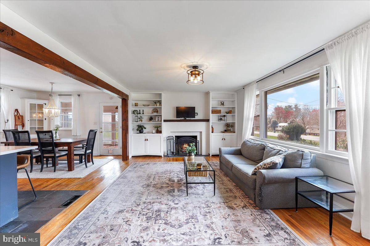 TELEGRAPH ROAD - Residential