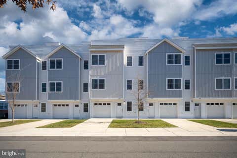 Townhouse For Sale - 308 Douglas Avenue<br/> Westmoreland County, COLONIAL BEACH, VA 22443