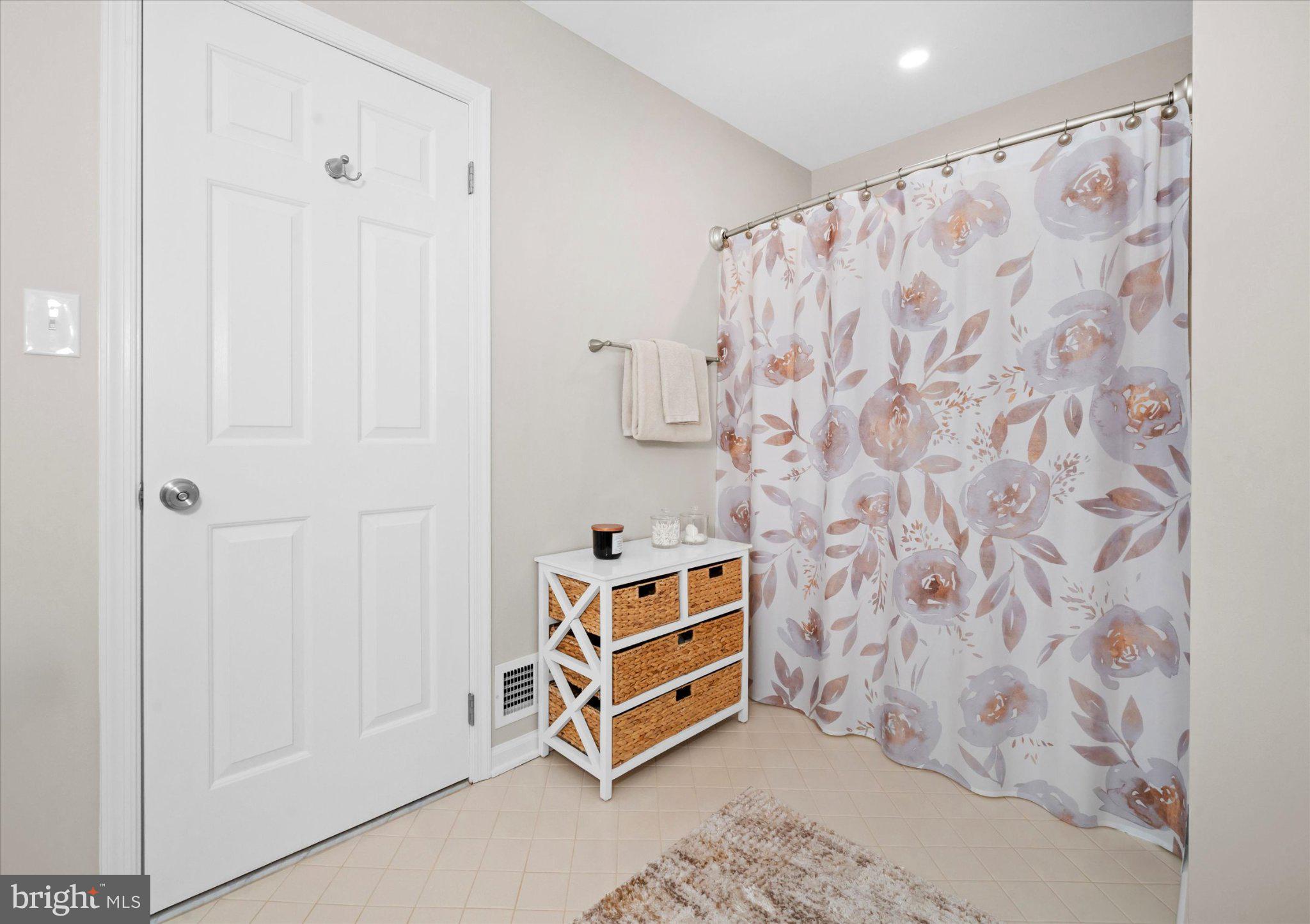 LIMESTONE HILLS - Residential