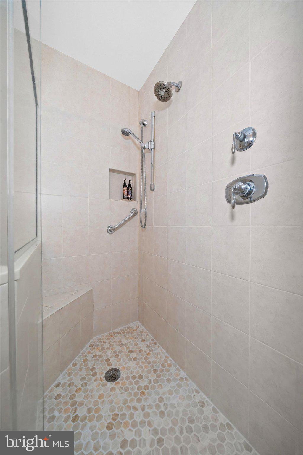 LIMESTONE HILLS - Residential