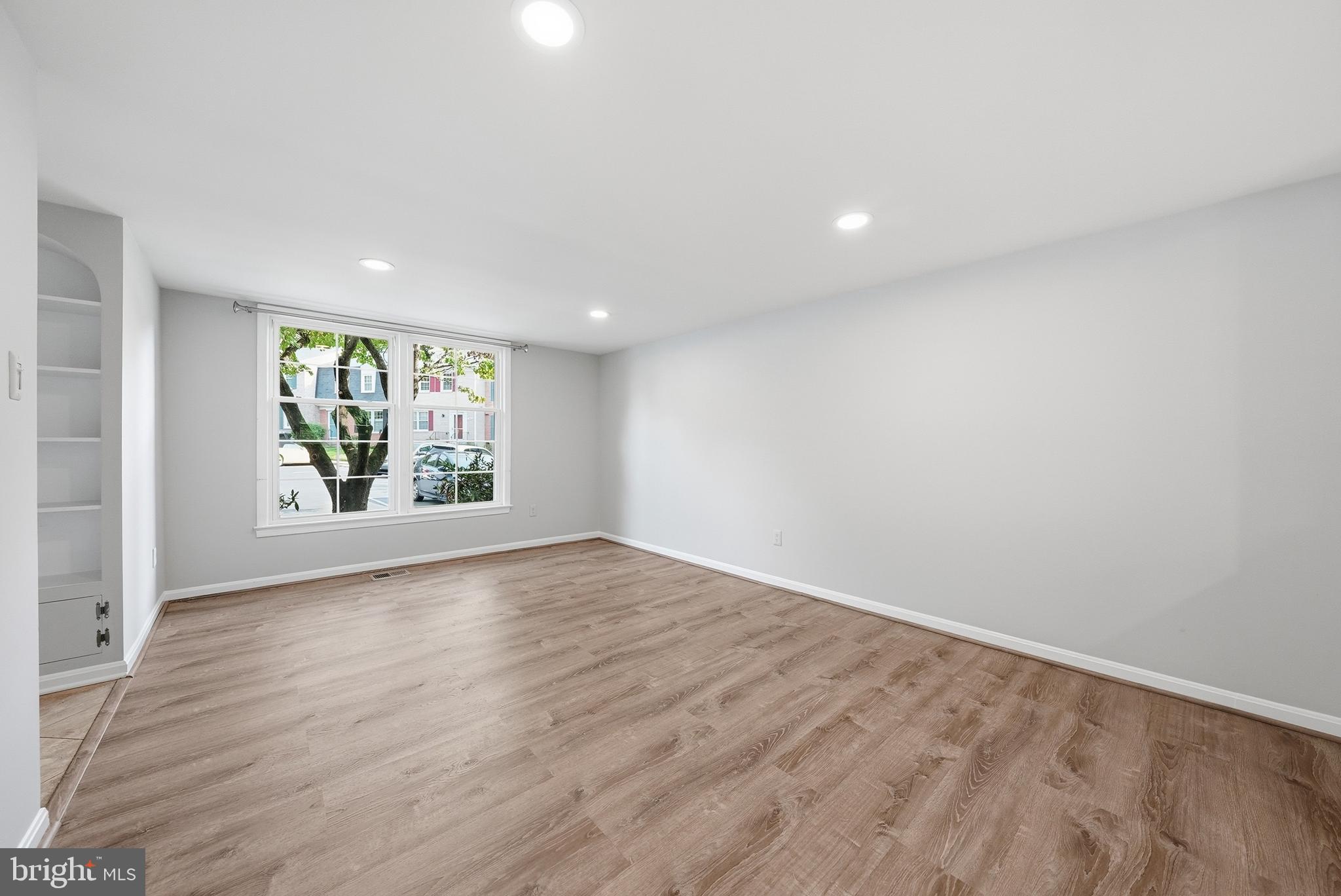 2816 BALLIETT COURT