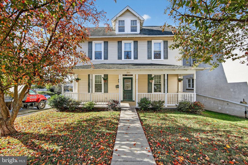 Photo of 253 E 10th Avenue, CONSHOHOCKEN, PA 19428 (MLS # PAMC2160480)