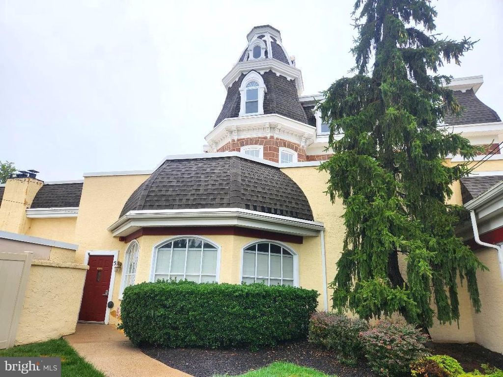 Photo of 122 N York Road #5, HATBORO, PA 19040 (MLS # PAMC2154380)