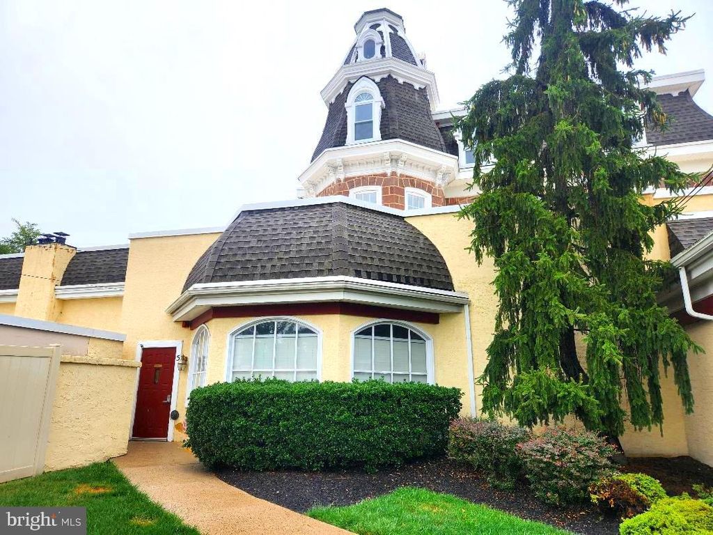 Photo of 122 N York Road #5, HATBORO, PA 19040 (MLS # PAMC2154380)