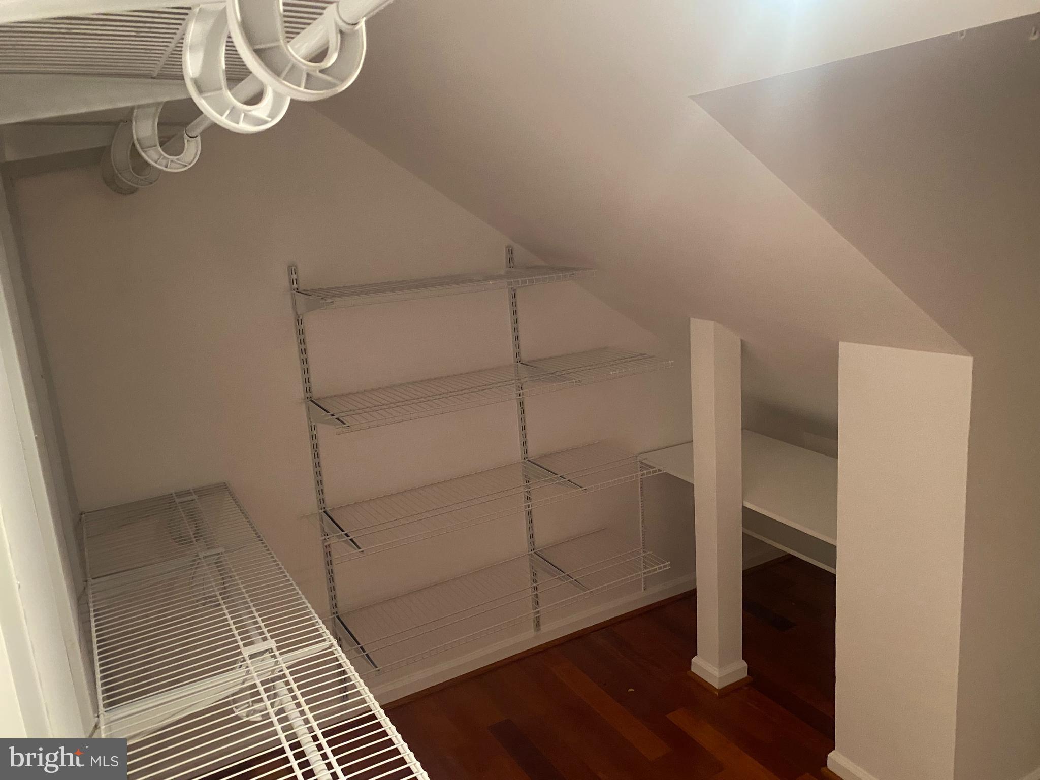 ASHTON WELLS - Residential