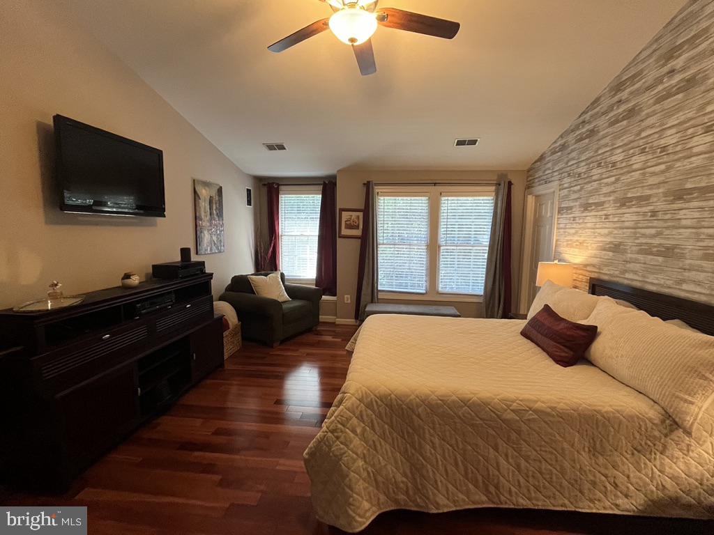 ASHTON WELLS - Residential