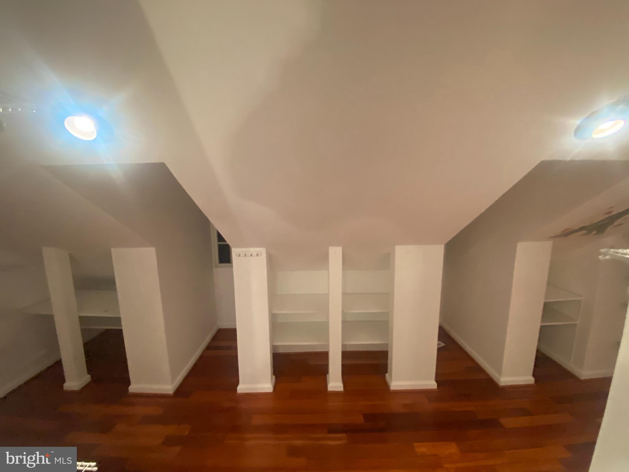 ASHTON WELLS - Residential