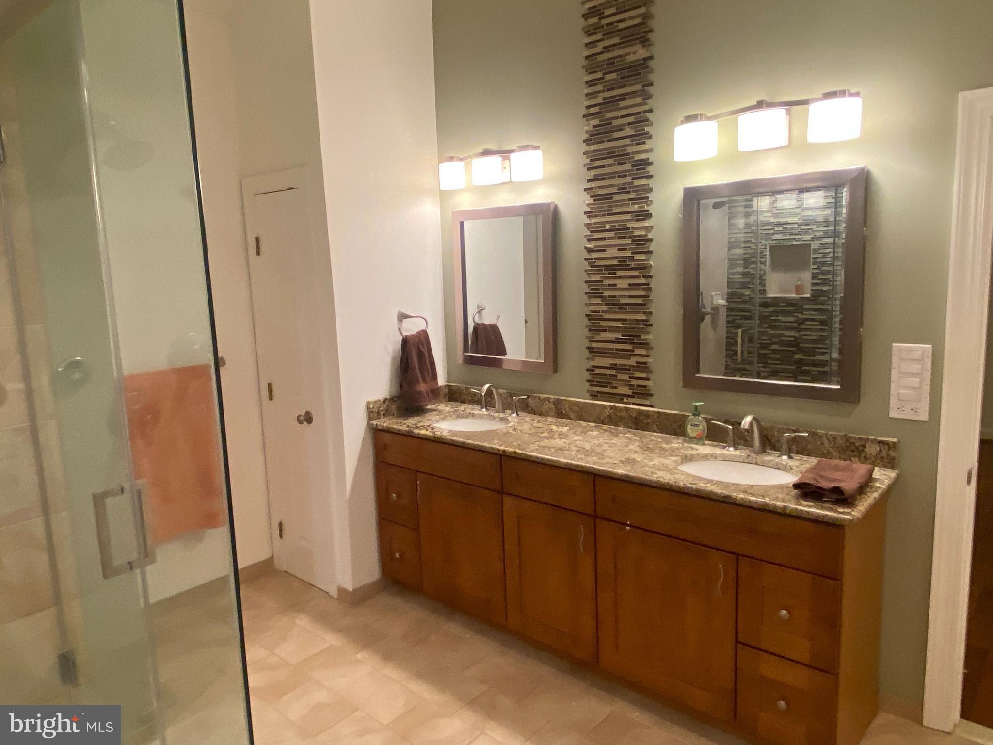 ASHTON WELLS - Residential