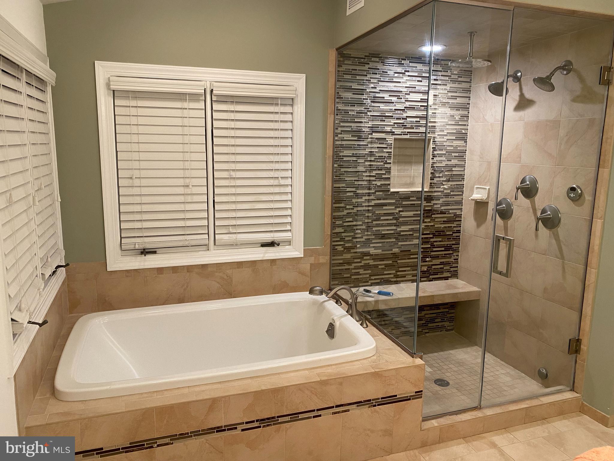 ASHTON WELLS - Residential