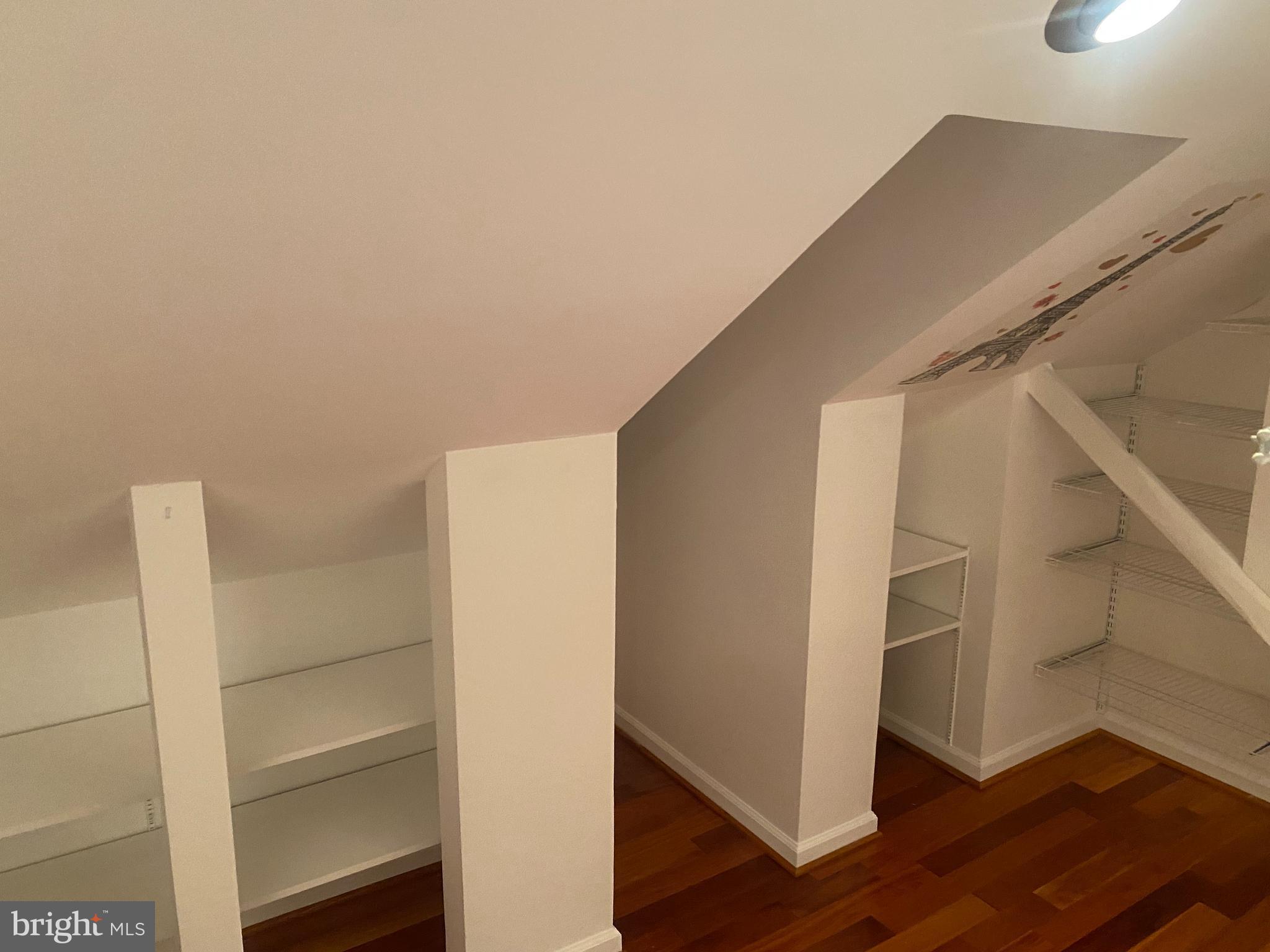 ASHTON WELLS - Residential