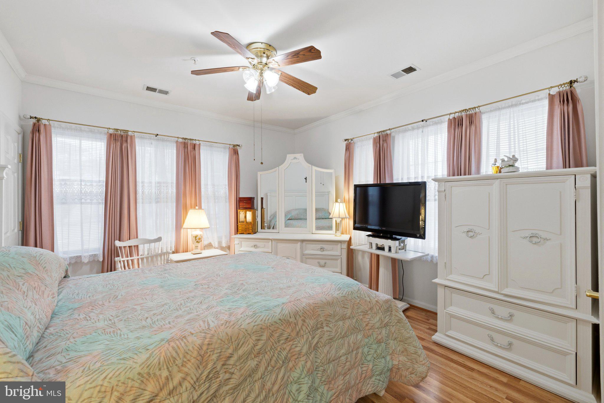 CAMERON GROVE - Residential