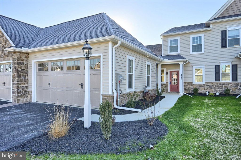 Photo of 368 MEADOW ROSE DR #221, LITITZ, PA 17543 (MLS # PALA2014336)