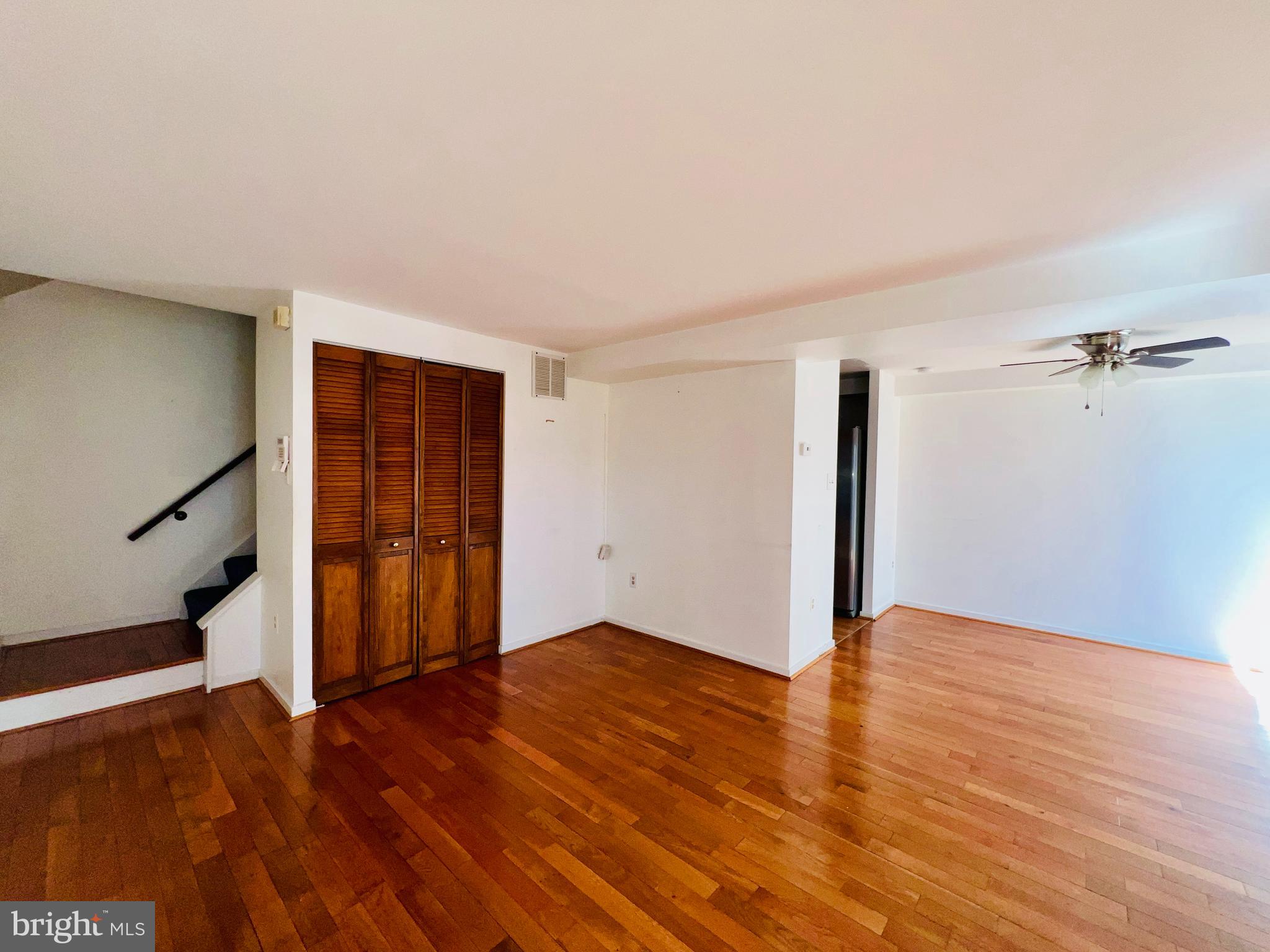 WOODSIDE SQUARE - Residential