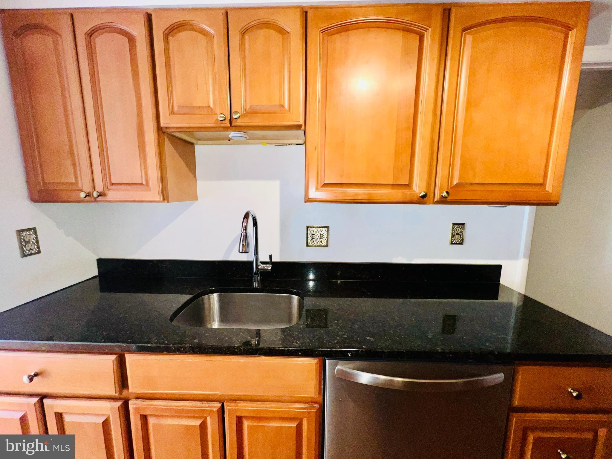 WOODSIDE SQUARE - Residential