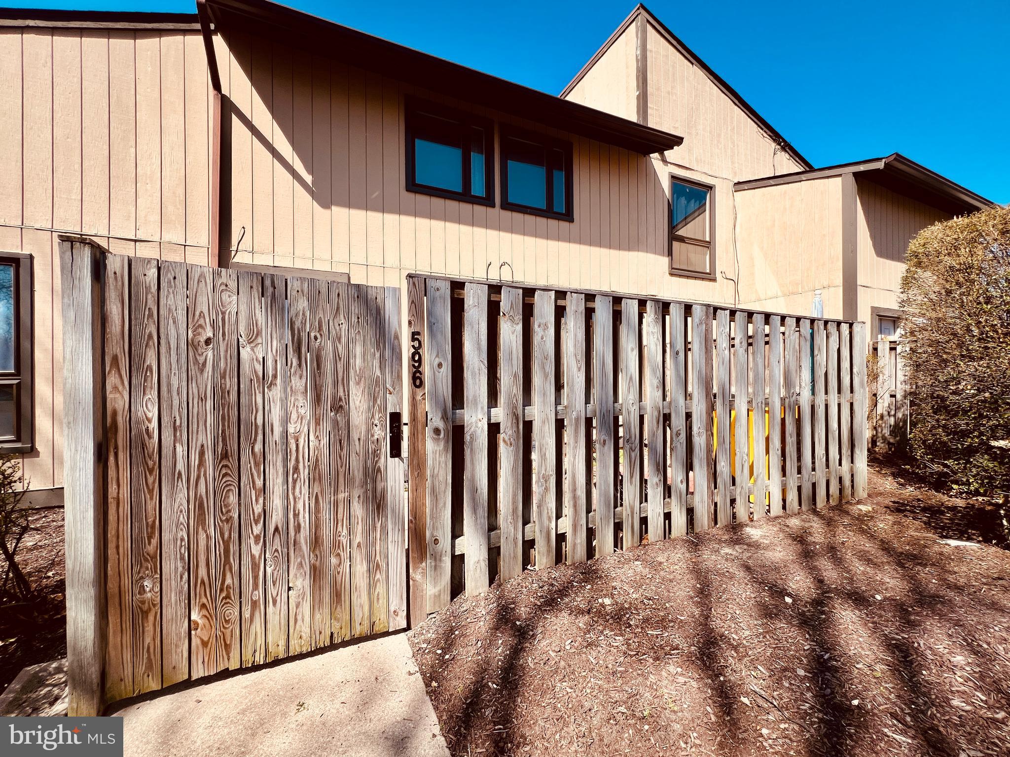 WOODSIDE SQUARE - Residential