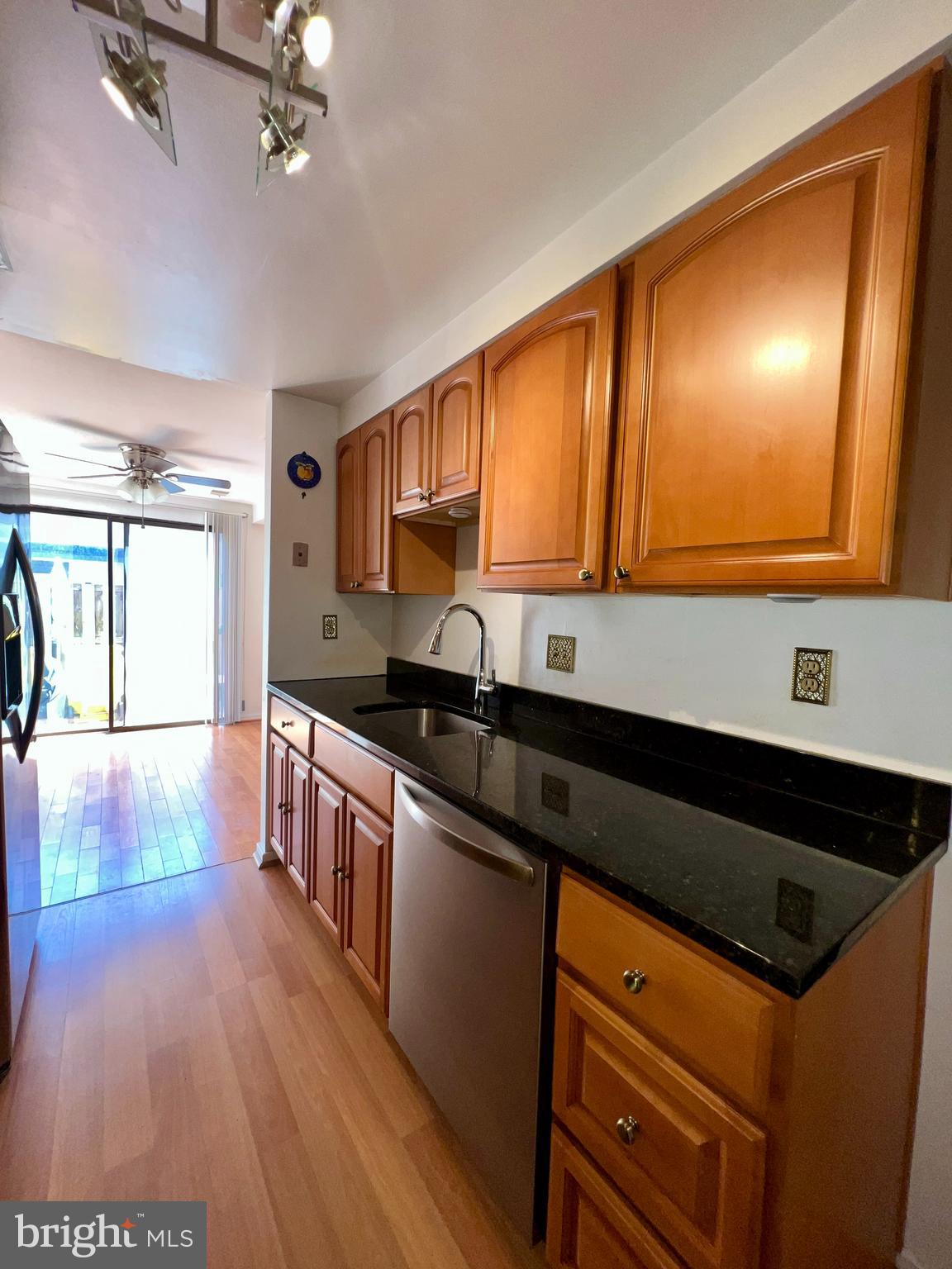 WOODSIDE SQUARE - Residential