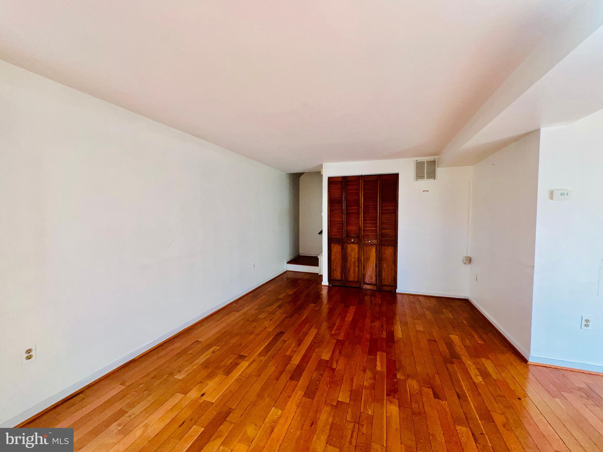 WOODSIDE SQUARE - Residential