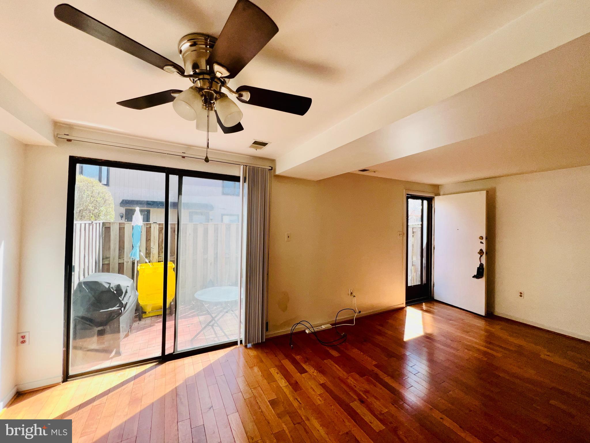 WOODSIDE SQUARE - Residential