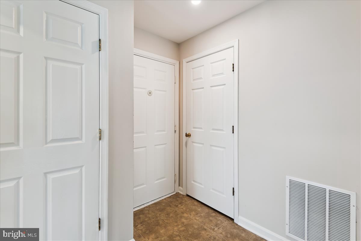 2015 GOV THOMAS BLADEN WAY 304