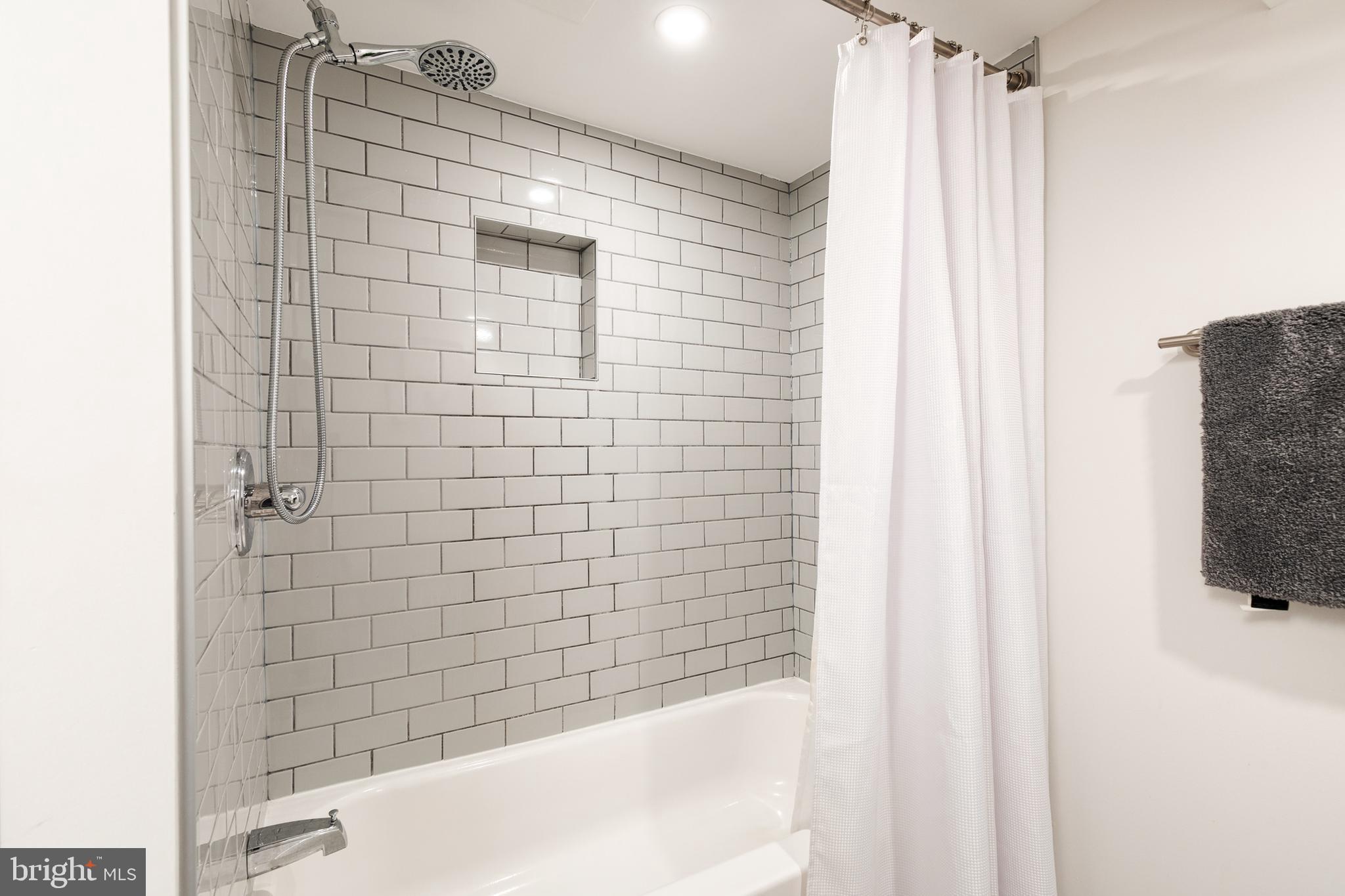 HILLSIDE ACRES - Residential