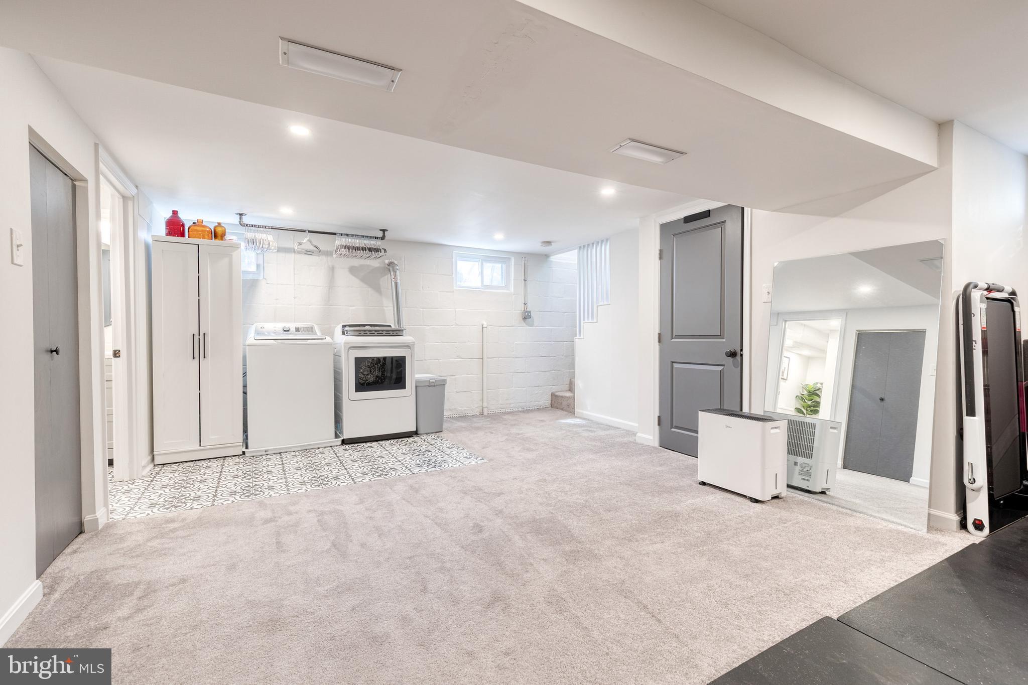 HILLSIDE ACRES - Residential