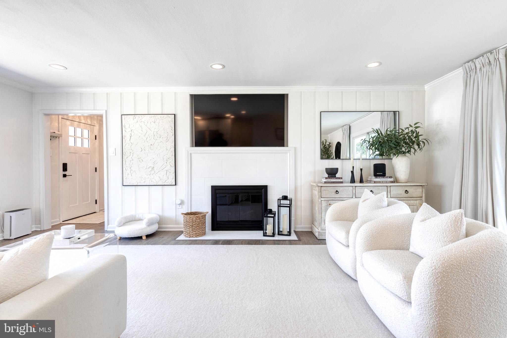 HILLSIDE ACRES - Residential