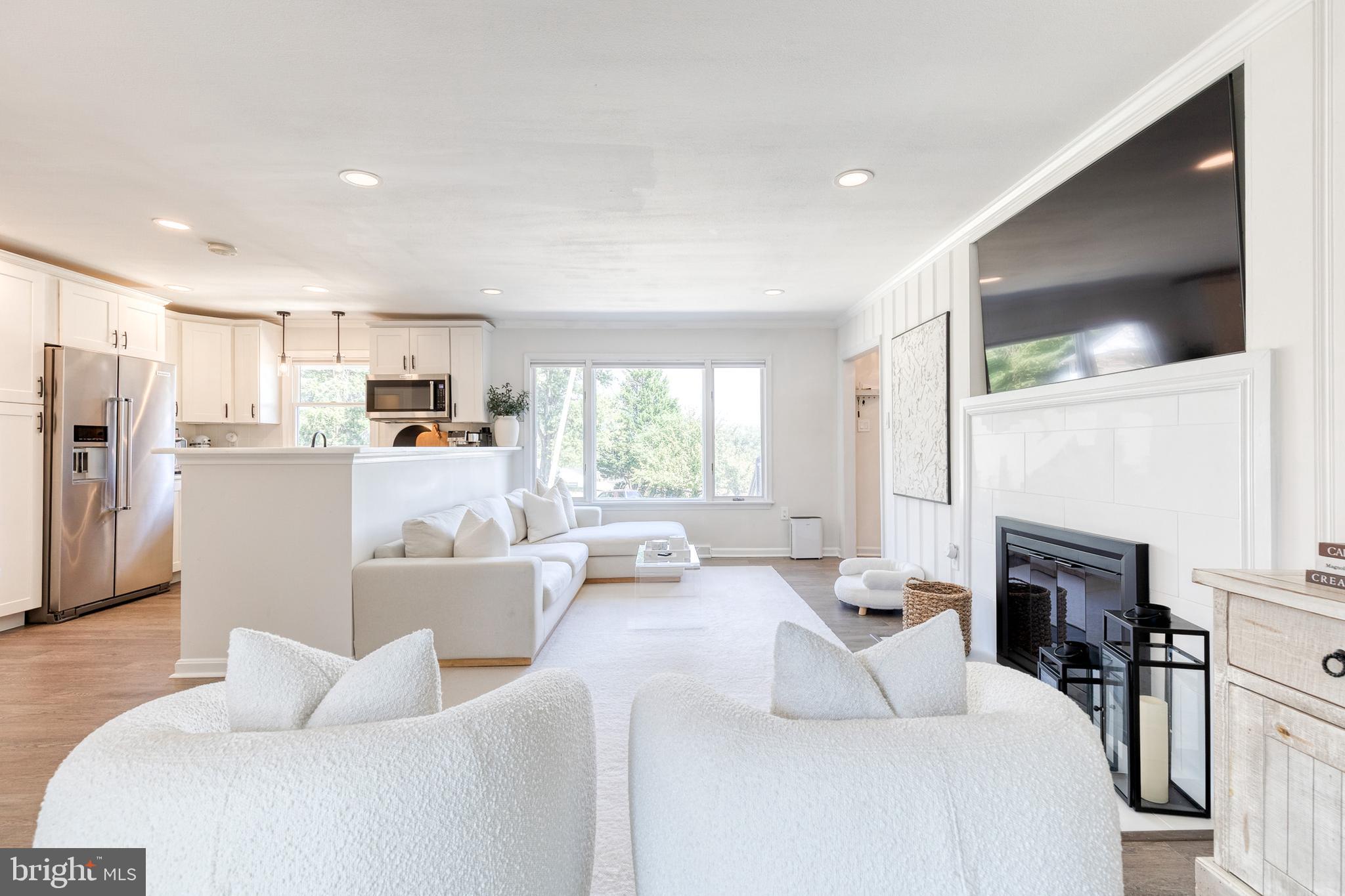 HILLSIDE ACRES - Residential