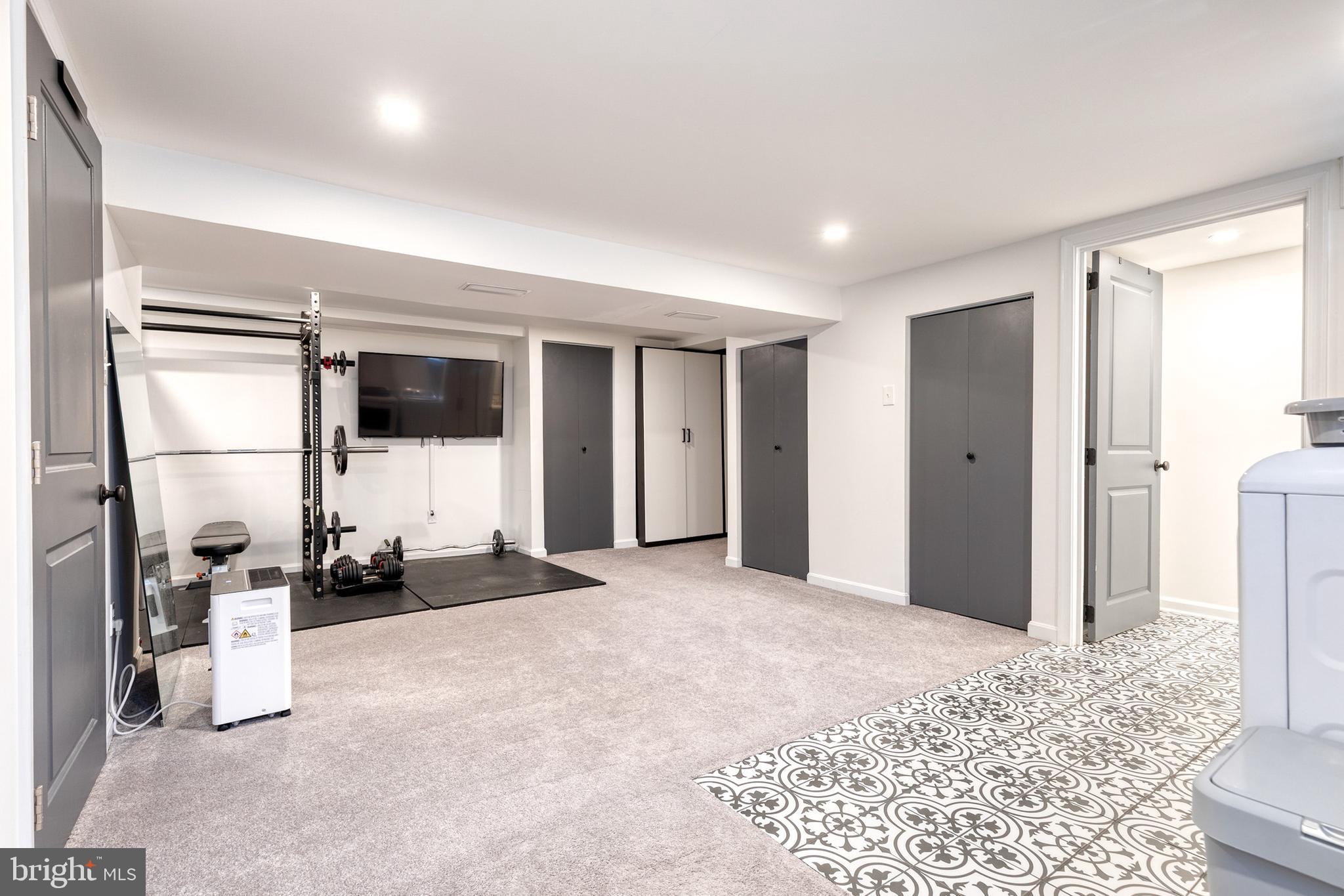 HILLSIDE ACRES - Residential