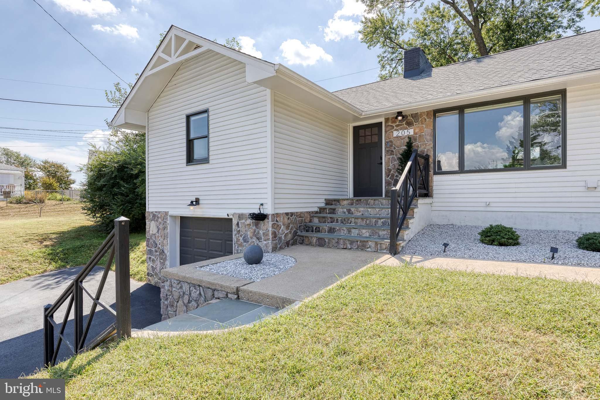 HILLSIDE ACRES - Residential