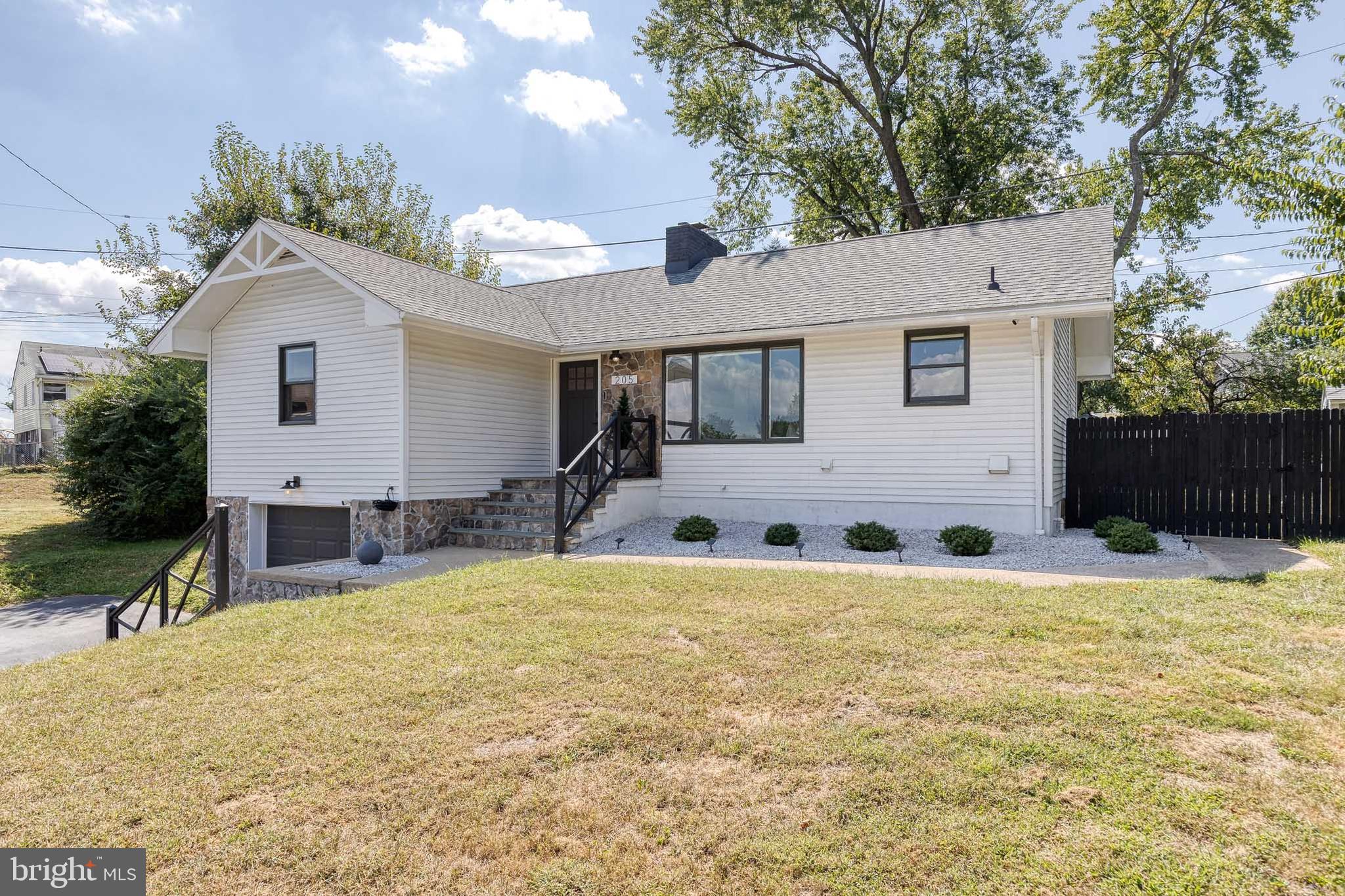 HILLSIDE ACRES - Residential